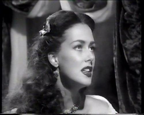 Miss Lovelock as "Leonora" in "Grace & Favour" BBC TV